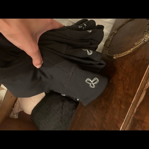 Aritzia TNA cadence leggings (4pairs) - Picture 7 of 7